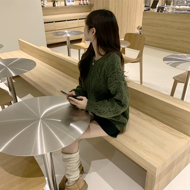 배배 꽈배기 라운드 루즈핏 겨울 긴팔 니트 오버핏 벌룬핏 긴팔티 데일리 상의 카키