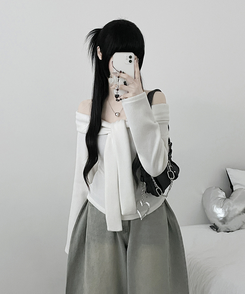 디엘꼬임리본오프숄더기모긴팔티셔츠 아이보리