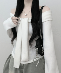 디엘꼬임리본오프숄더기모긴팔티셔츠 아이보리