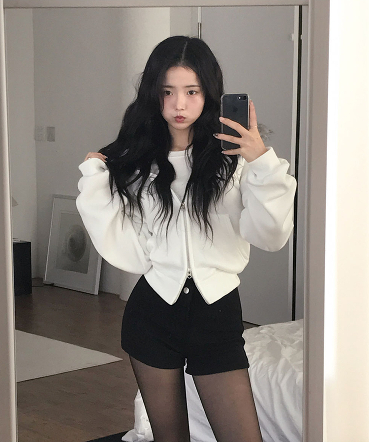 미찌 하이웨스트 슬림핏 스판 융기모 숏팬츠 블랙