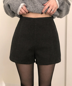 제뉴 울 하이웨스트 슬림핏 핀턱 모직 숏 팬츠 그레이