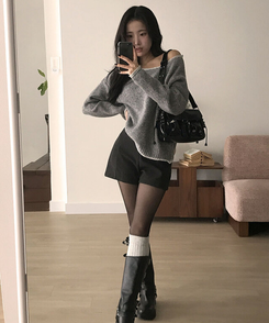 제뉴 울 하이웨스트 슬림핏 핀턱 모직 숏 팬츠 그레이