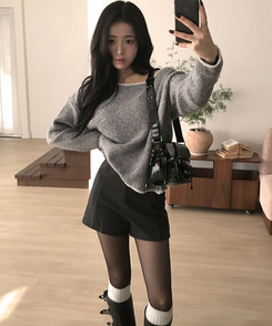 제뉴 울 하이웨스트 슬림핏 핀턱 모직 숏 팬츠 그레이