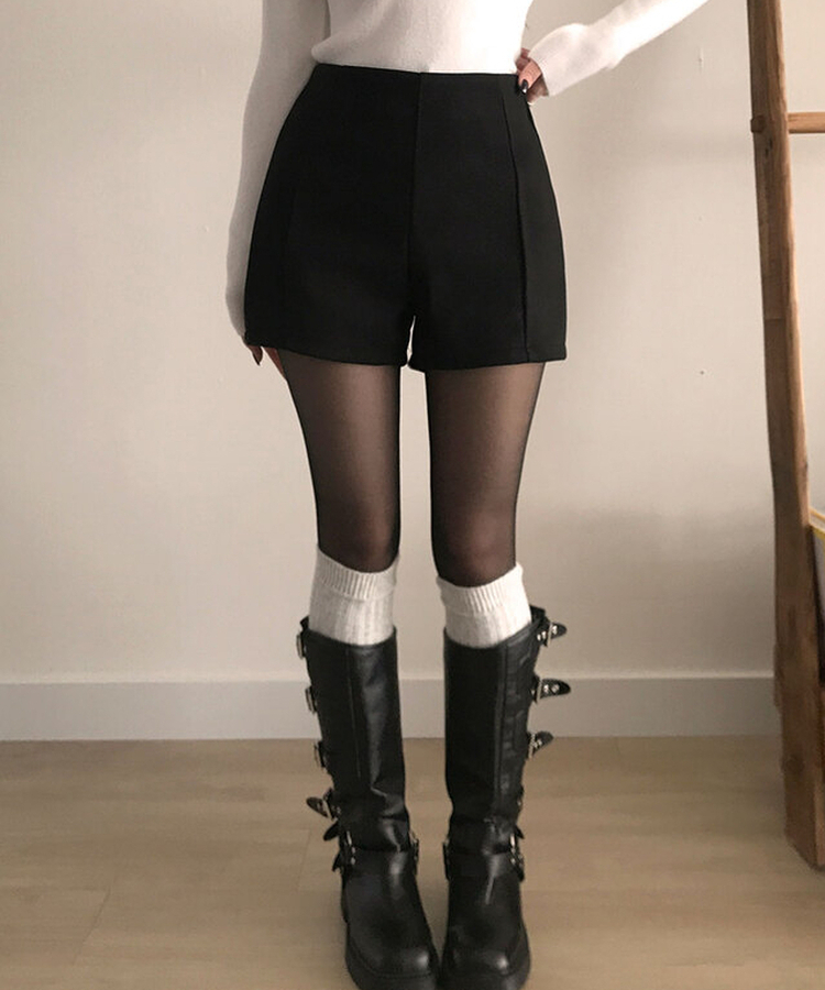 제뉴 울 하이웨스트 슬림핏 핀턱 모직 숏 팬츠 블랙