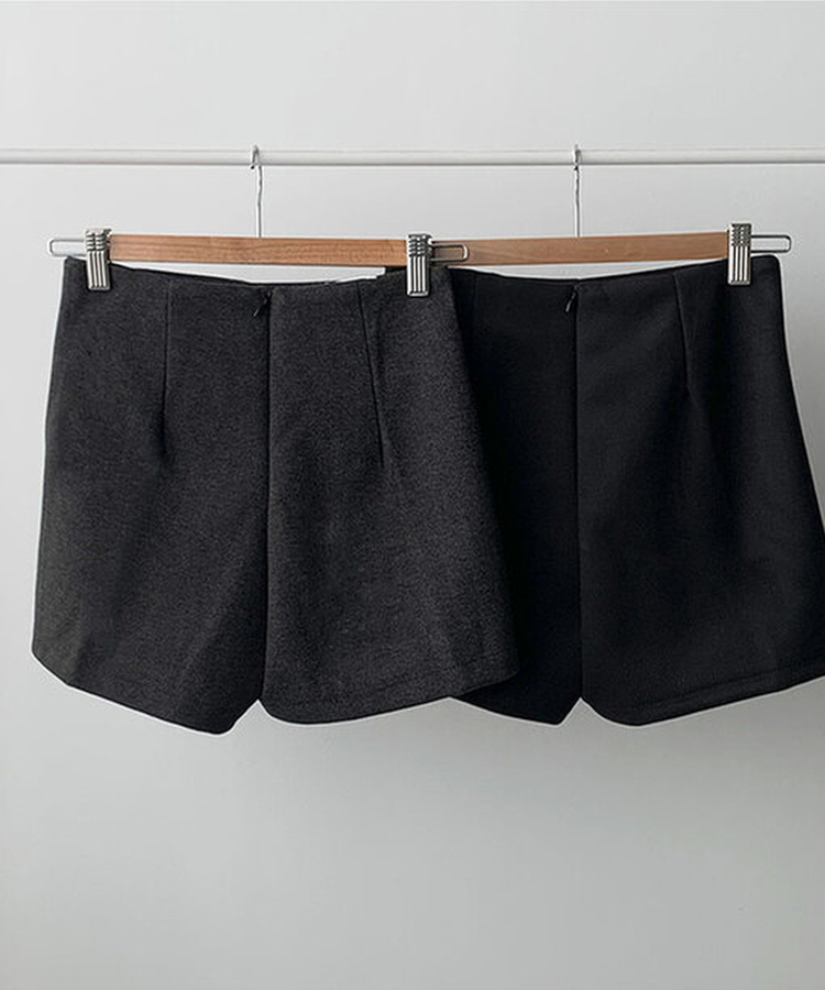 제뉴 울 하이웨스트 슬림핏 핀턱 모직 숏 팬츠