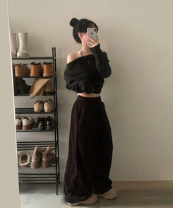 그레인 핀턱 골지니트 와이드 롱팬츠 브라운