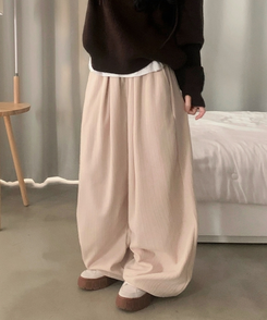 그레인 핀턱 골지니트 와이드 롱팬츠 베이지