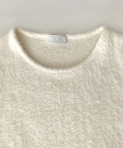 밀리 앙고라 퍼 슬림핏 라운드 긴팔니트티셔츠 홀터나시