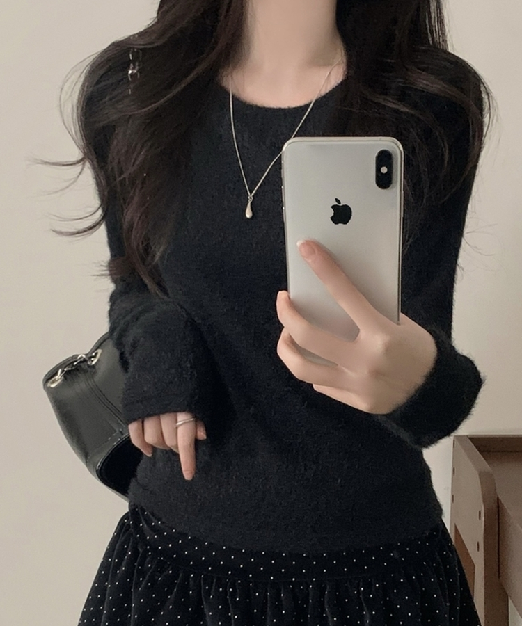 밀리 앙고라 퍼 슬림핏 라운드 긴팔니트티셔츠 홀터나시 블랙
