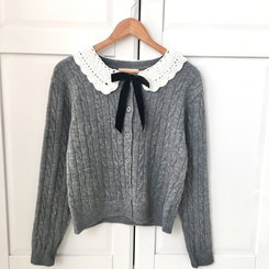 러블리 레이스카라 리본 탈부착 꽈배기 니트 가디건