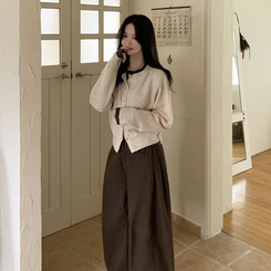 일체형 도톰 펜던트 와펜 포인트 배색 레이어드 라운드넥 박시핏 울가디건 연베이지