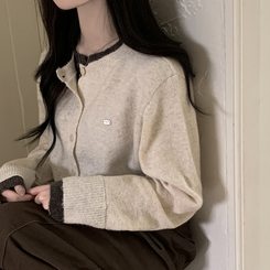 일체형 도톰 펜던트 와펜 포인트 배색 레이어드 라운드넥 박시핏 울가디건 연베이지