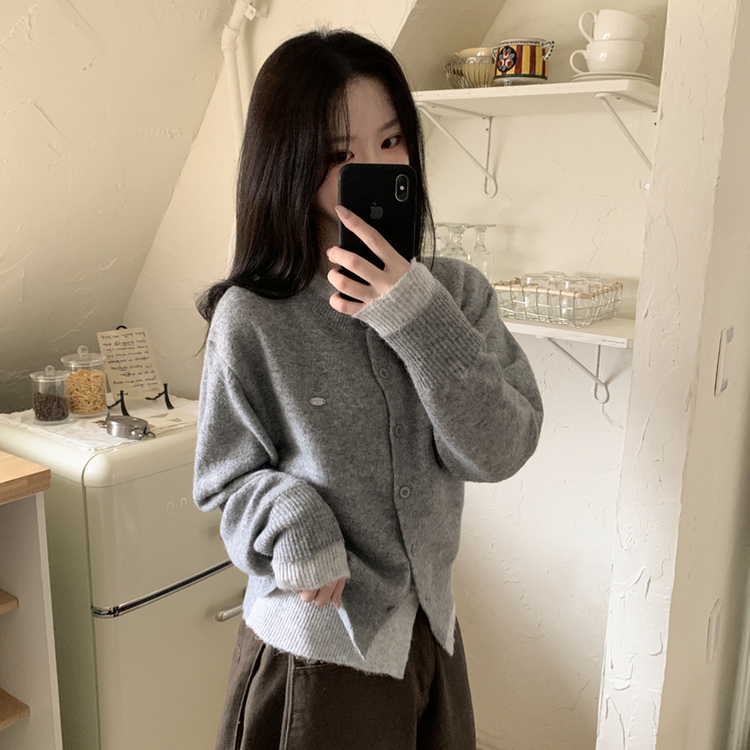 일체형 도톰 펜던트 와펜 포인트 배색 레이어드 라운드넥 박시핏 울가디건 그레이