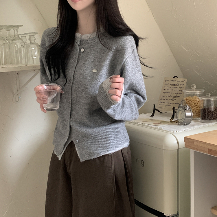 일체형 도톰 펜던트 와펜 포인트 배색 레이어드 라운드넥 박시핏 울가디건 그레이