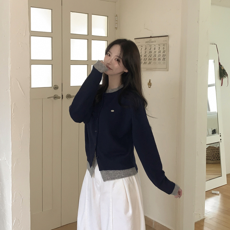 일체형 도톰 펜던트 와펜 포인트 배색 레이어드 라운드넥 박시핏 울가디건 네이비