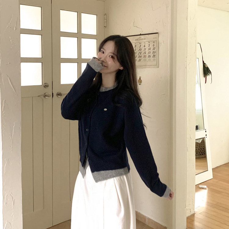 일체형 도톰 펜던트 와펜 포인트 배색 레이어드 라운드넥 박시핏 울가디건 네이비