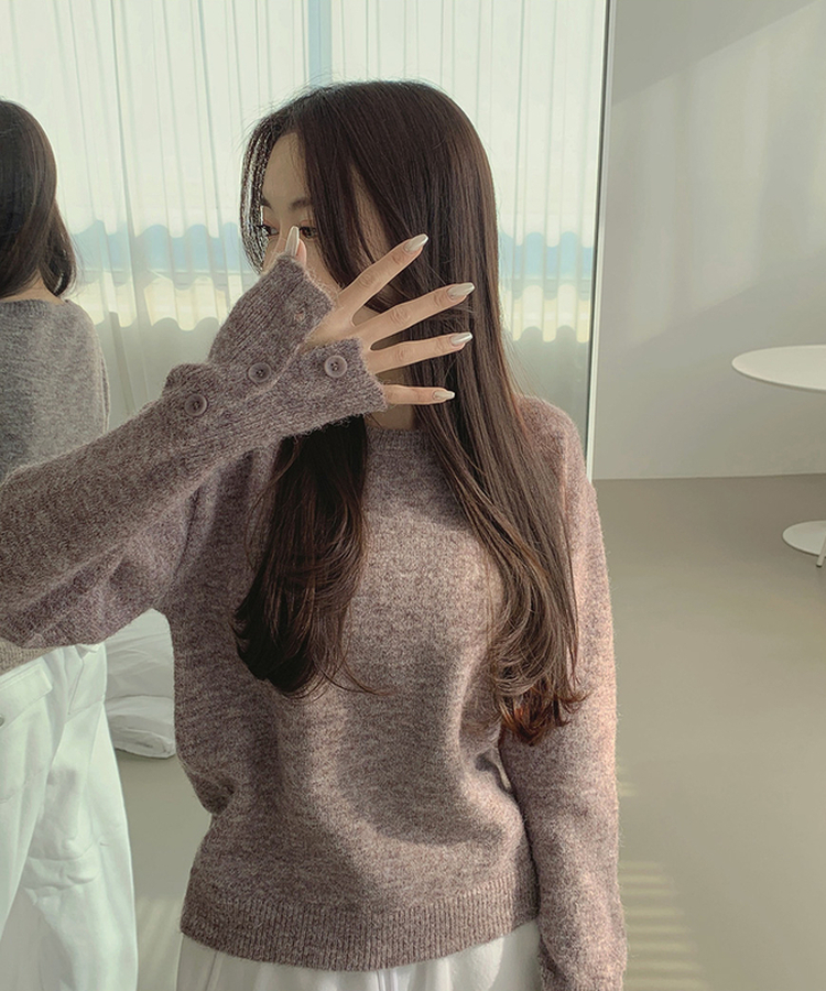 울 워머 버튼 소매 트임 페미닌 긴팔 니트 브라운