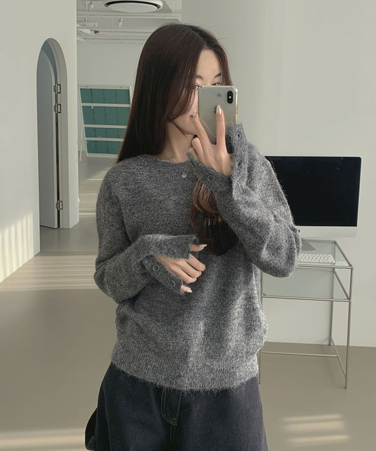 울 워머 버튼 소매 트임 페미닌 긴팔 니트 그레이