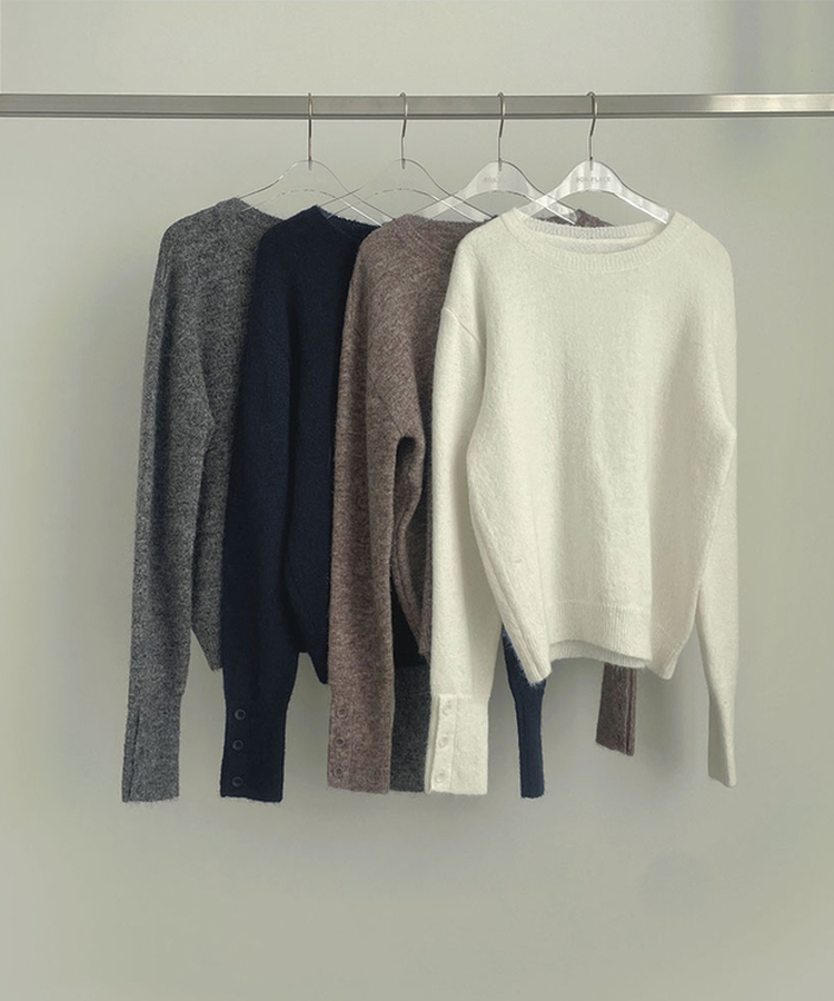 울 워머 버튼 소매 트임 페미닌 긴팔 니트