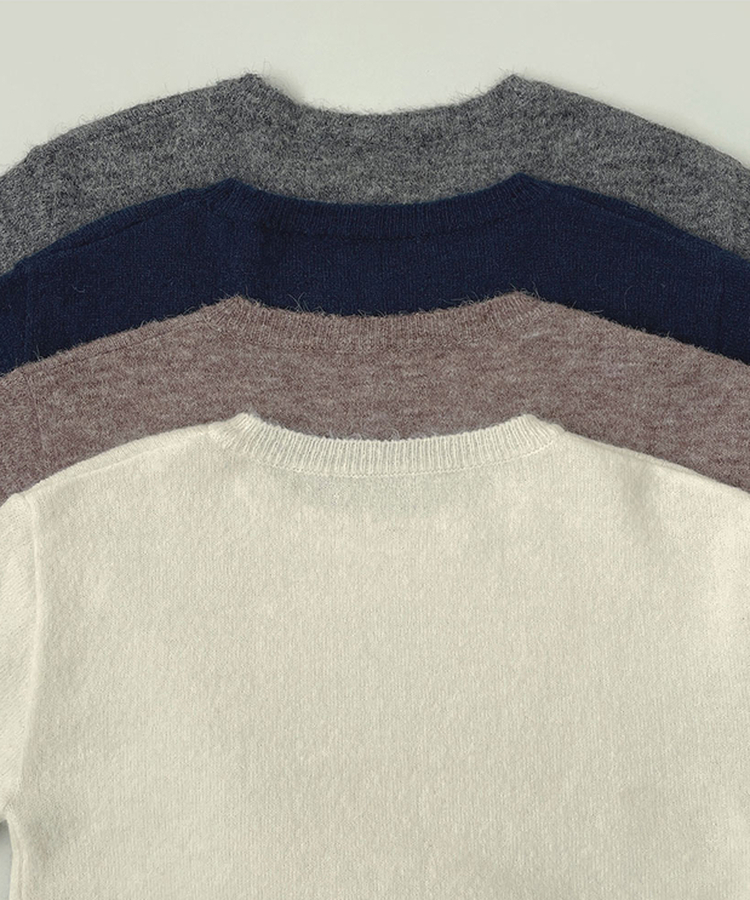 울 워머 버튼 소매 트임 페미닌 긴팔 니트