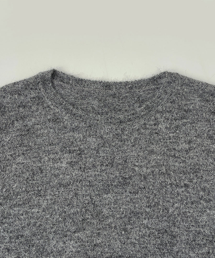 울 워머 버튼 소매 트임 페미닌 긴팔 니트