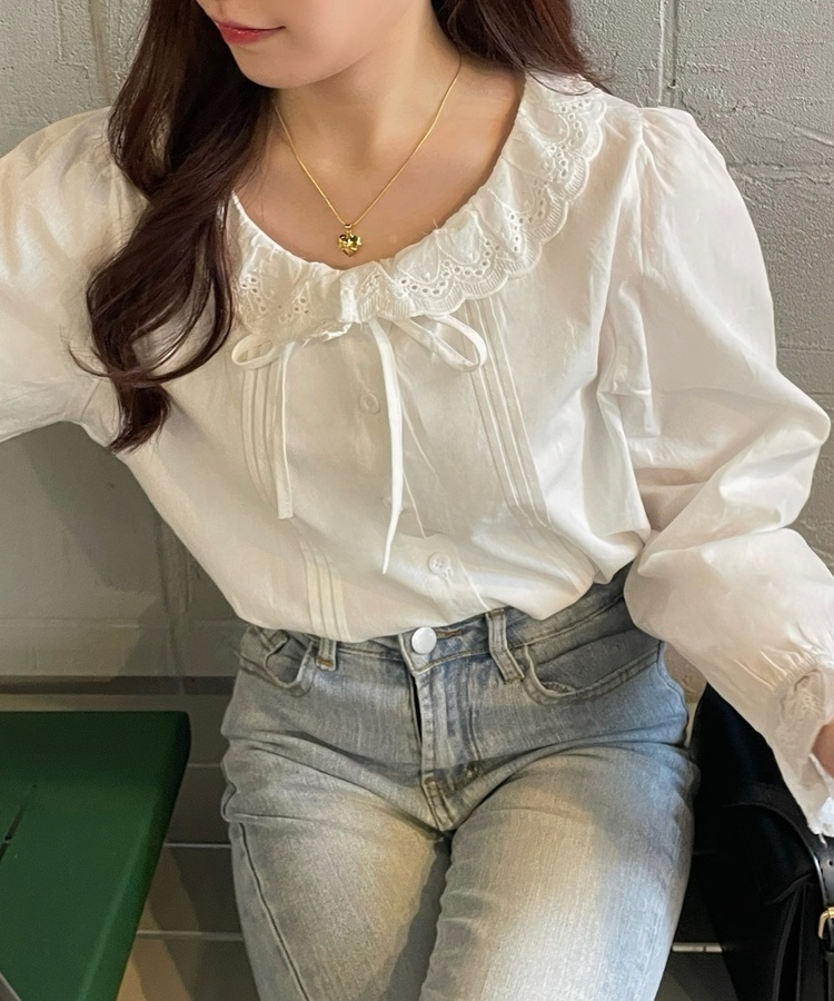핀턱 레이스 블라우스 아이보리