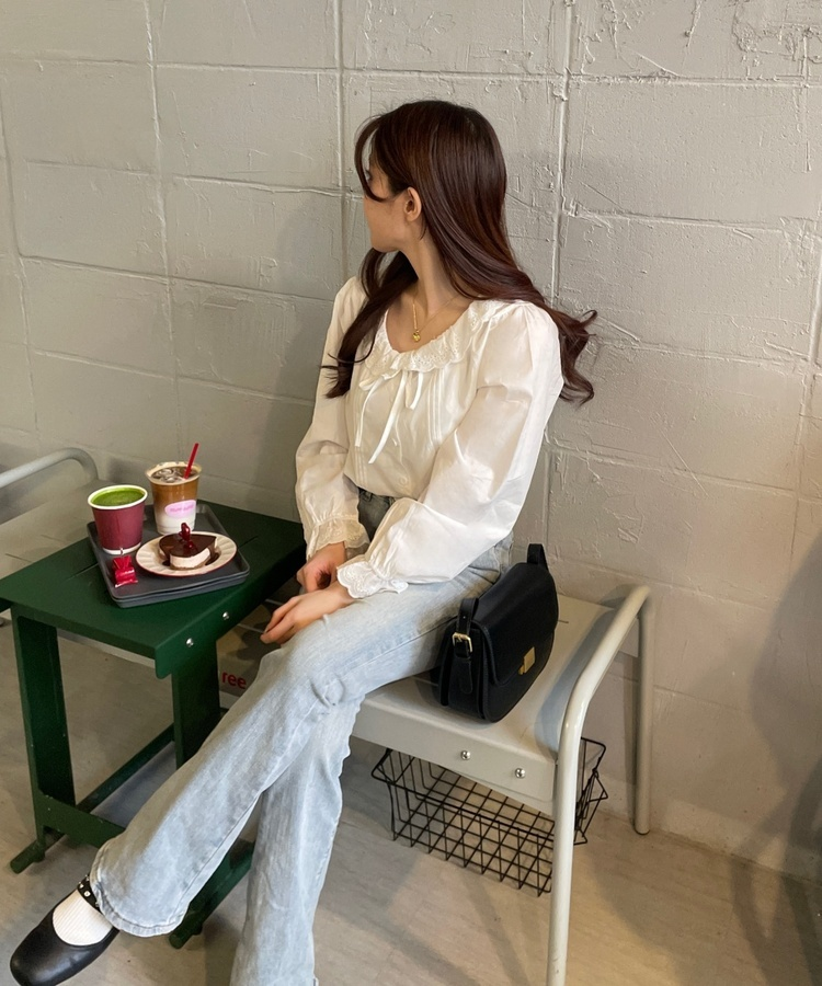 핀턱 레이스 블라우스 아이보리