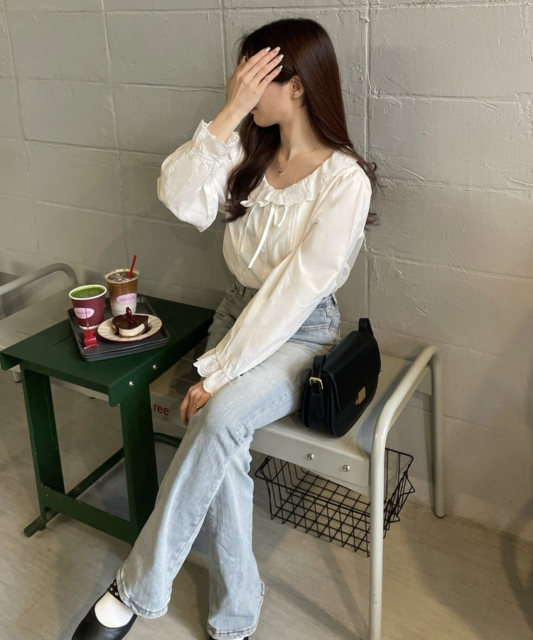 핀턱 레이스 블라우스 아이보리