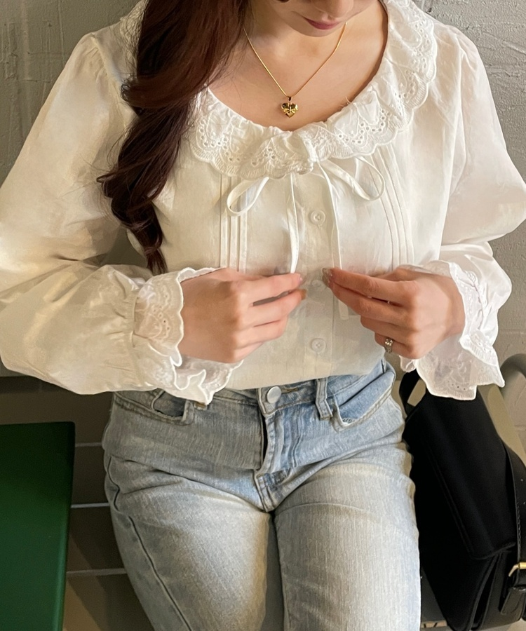 핀턱 레이스 블라우스 아이보리