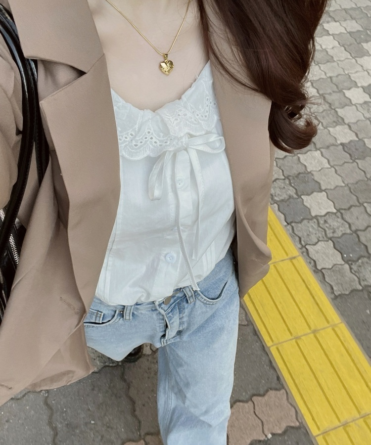 핀턱 레이스 블라우스 아이보리