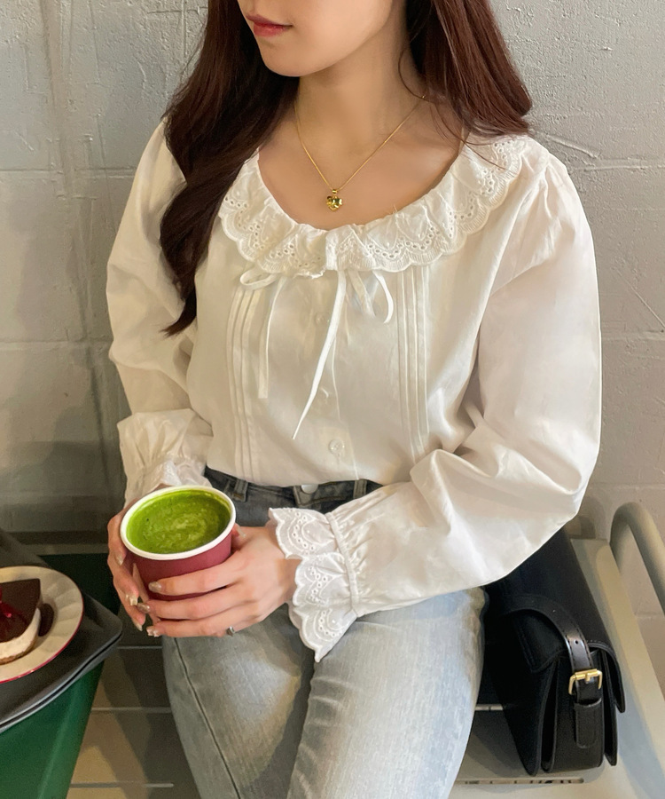 핀턱 레이스 블라우스 아이보리