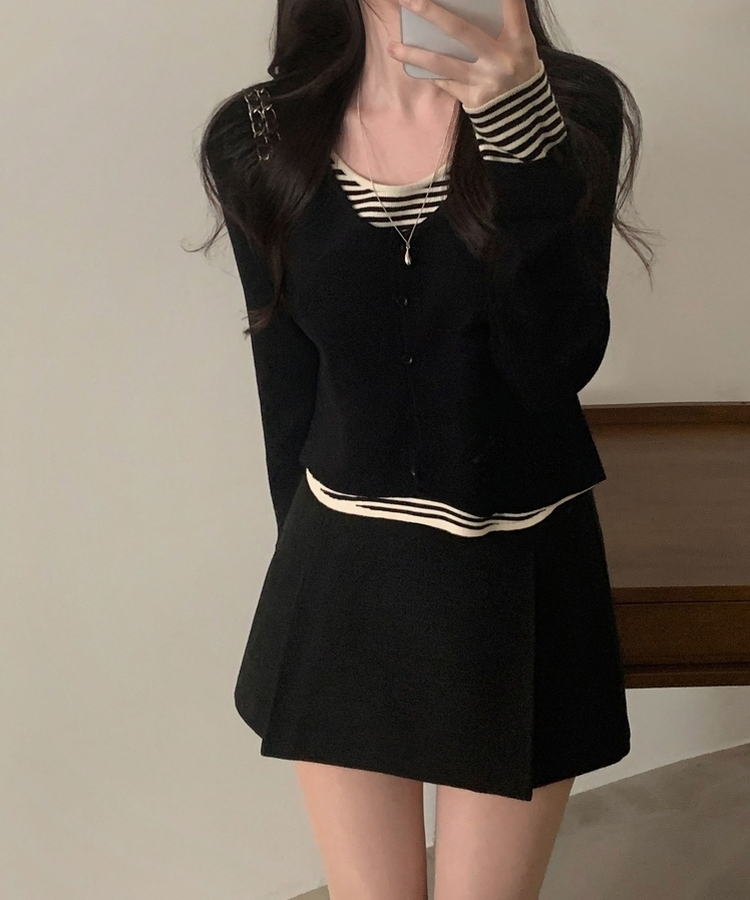 달티 스트라이프 일체형 니트가디건 블랙