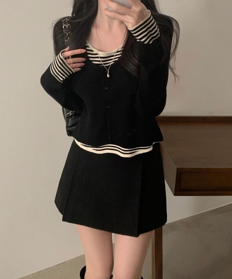 달티 스트라이프 일체형 니트가디건 블랙