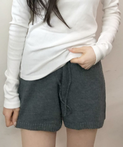 無地ニットショートパンツ CHARCOAL