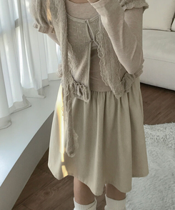 주주 골덴 코듀로이 A라인 뒷밴딩 속바지내장 플레어 미디 스커트 아이보리