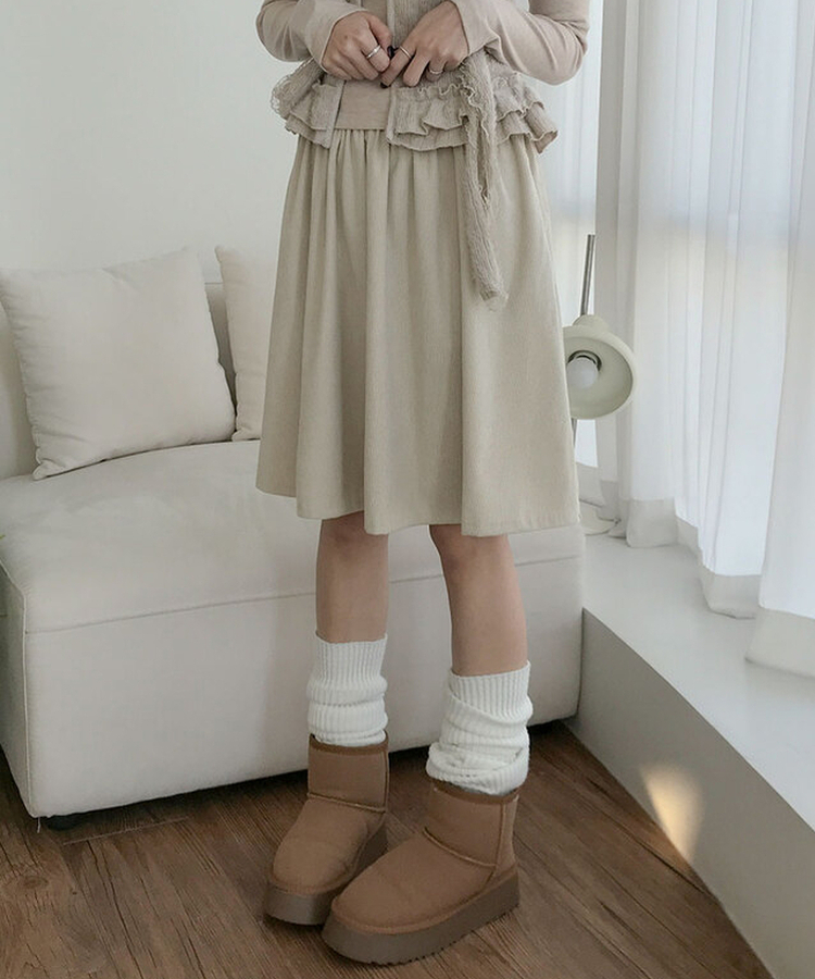 주주 골덴 코듀로이 A라인 뒷밴딩 속바지내장 플레어 미디 스커트 아이보리