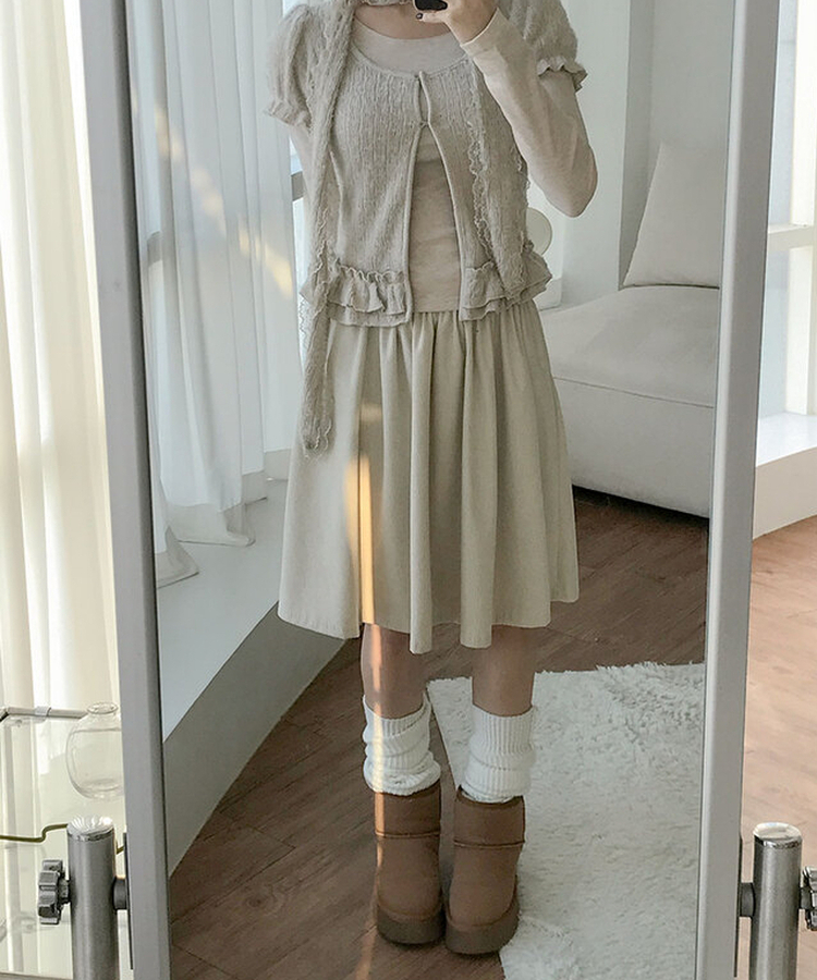 주주 골덴 코듀로이 A라인 뒷밴딩 속바지내장 플레어 미디 스커트 아이보리