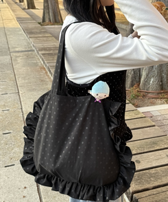 러브 도트 프릴 가방 블랙