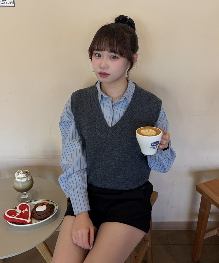 【SET】스트라이프 셔츠 니트 조끼 세트 그레이