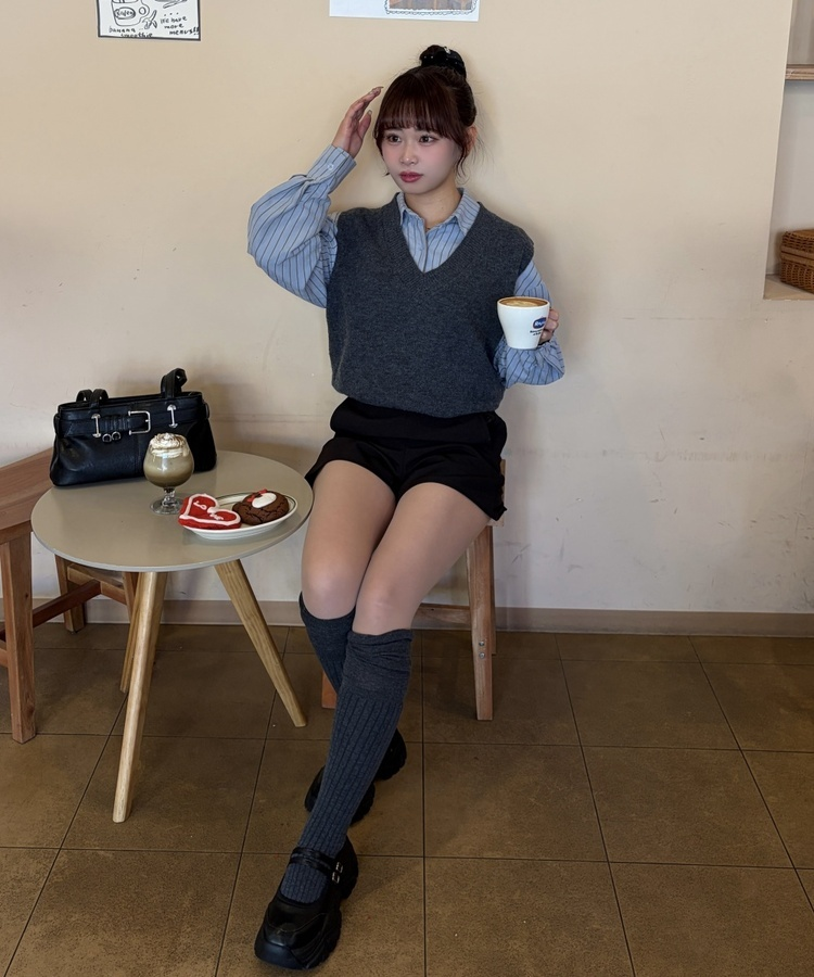 【SET】스트라이프 셔츠 니트 조끼 세트 그레이