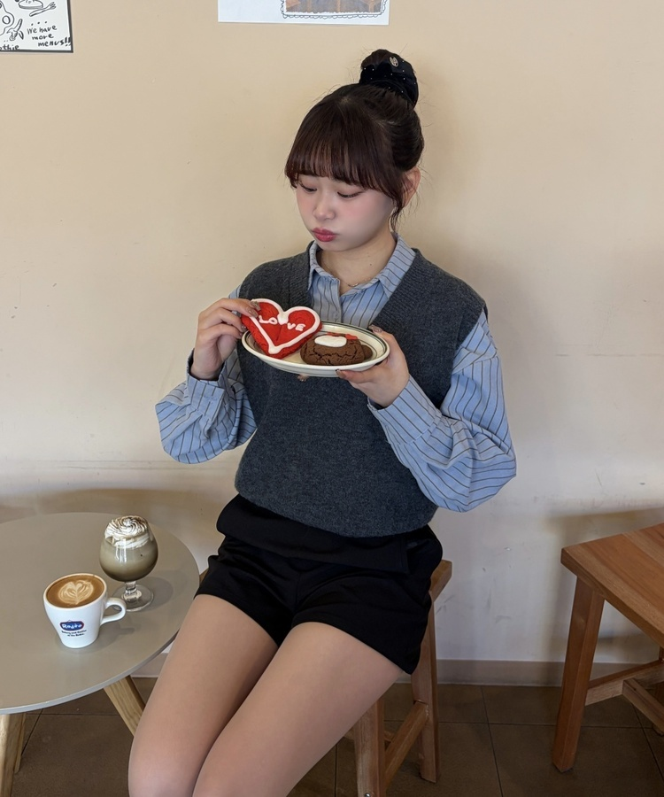 【SET】스트라이프 셔츠 니트 조끼 세트 그레이