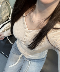 히트넥 버튼 긴팔티셔츠 베이지