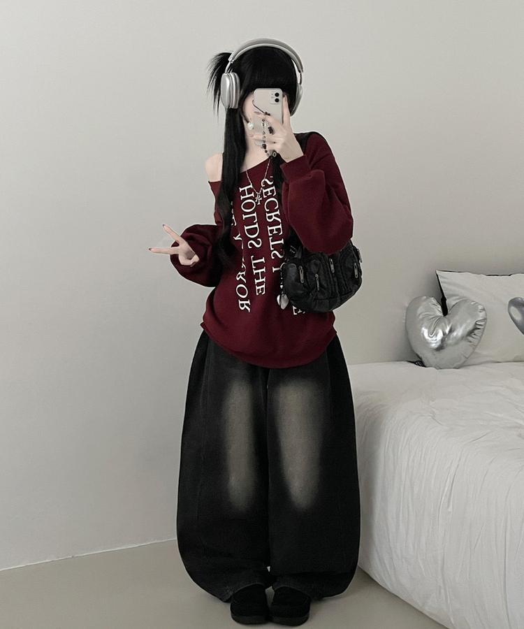 하이드레터링프린팅오프숄더박스핏맨투맨 와인