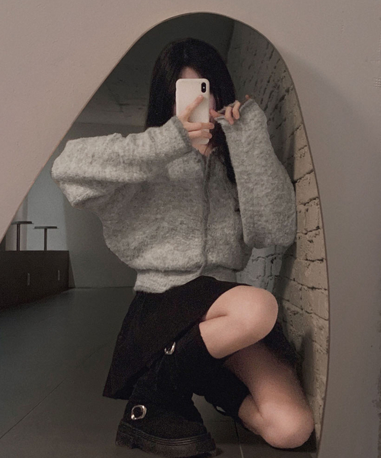 밑단 똑 잡아주는 2탄윈터 에디션 겨울부클 카라 배색 잘록핏 니트 가디건 연그레이