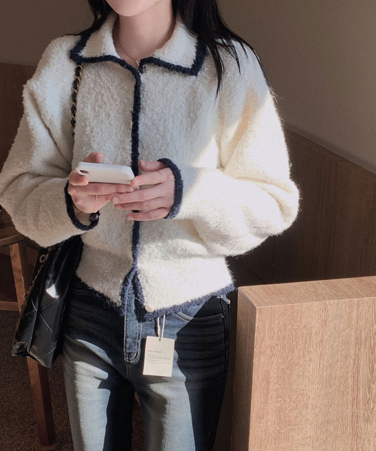 밑단 똑 잡아주는 2탄윈터 에디션 겨울부클 카라 배색 잘록핏 니트 가디건 아이보리