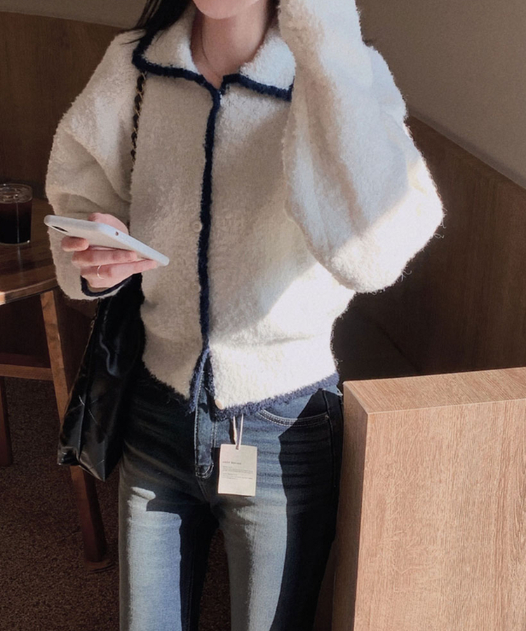 밑단 똑 잡아주는 2탄윈터 에디션 겨울부클 카라 배색 잘록핏 니트 가디건 아이보리