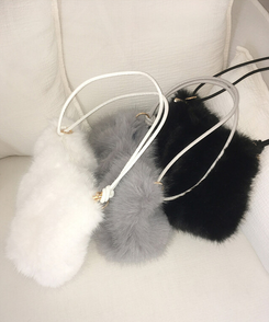 ファーショルダーバッグ