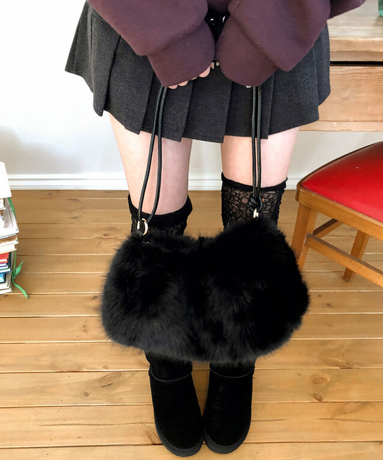 ファーショルダーバッグ BLACK