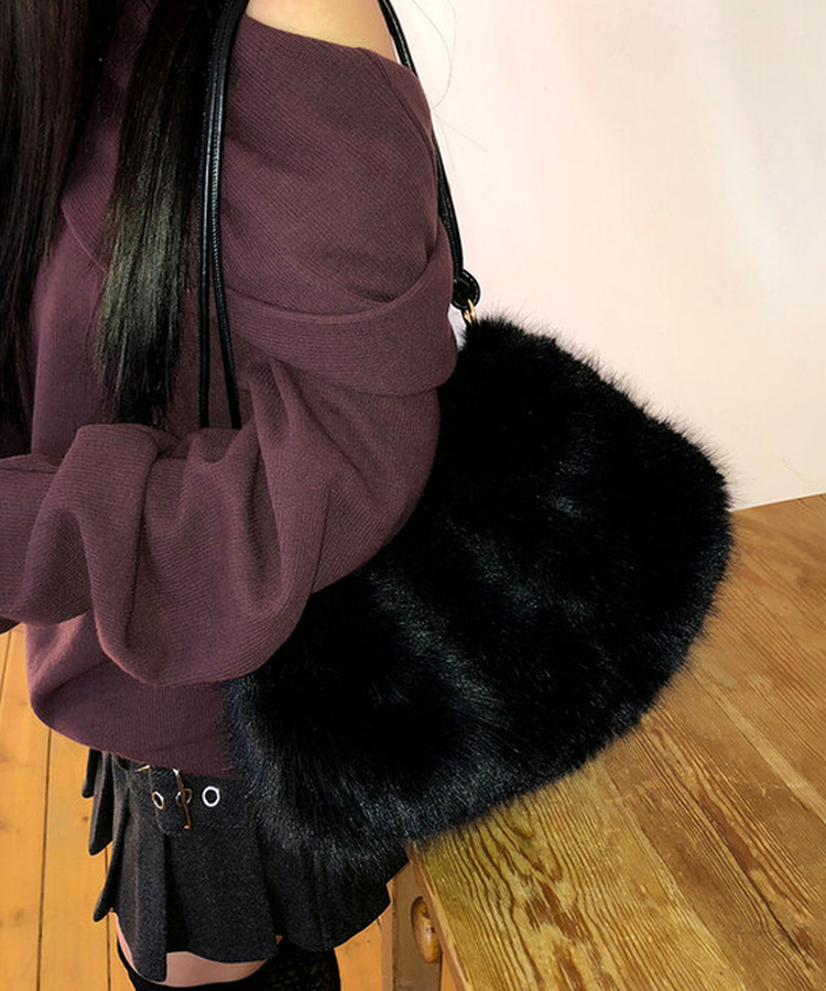ファーショルダーバッグ BLACK