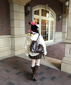 레더 대용량 숄더백 탄색